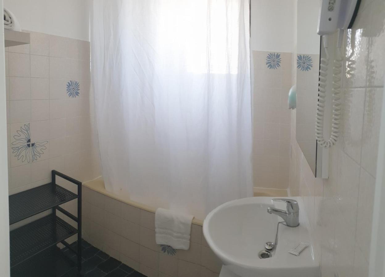 Hotel Chanteplage Saint-Cyr-sur-Mer Ngoại thất bức ảnh